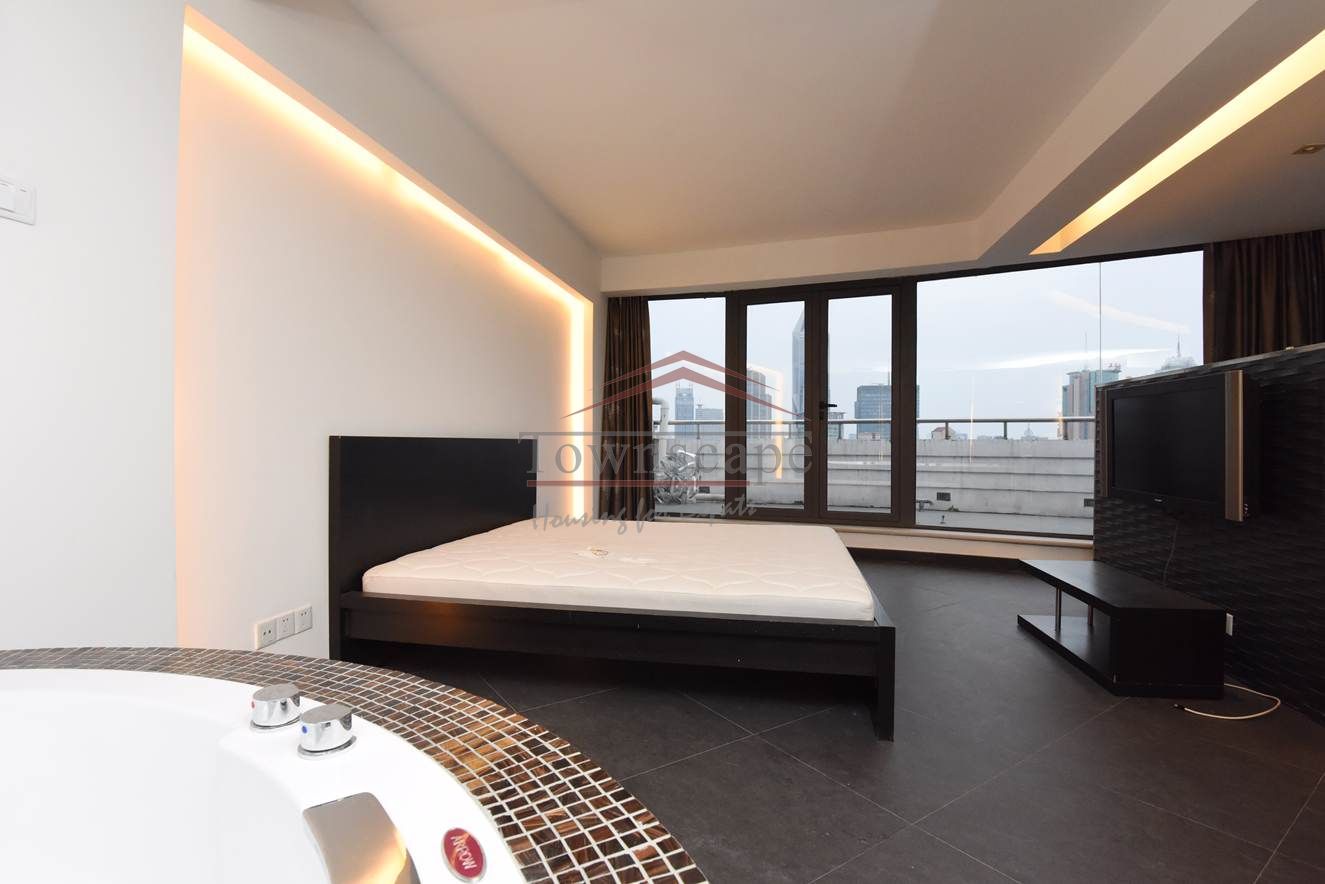  Stunning 380sqm Penthouse near People