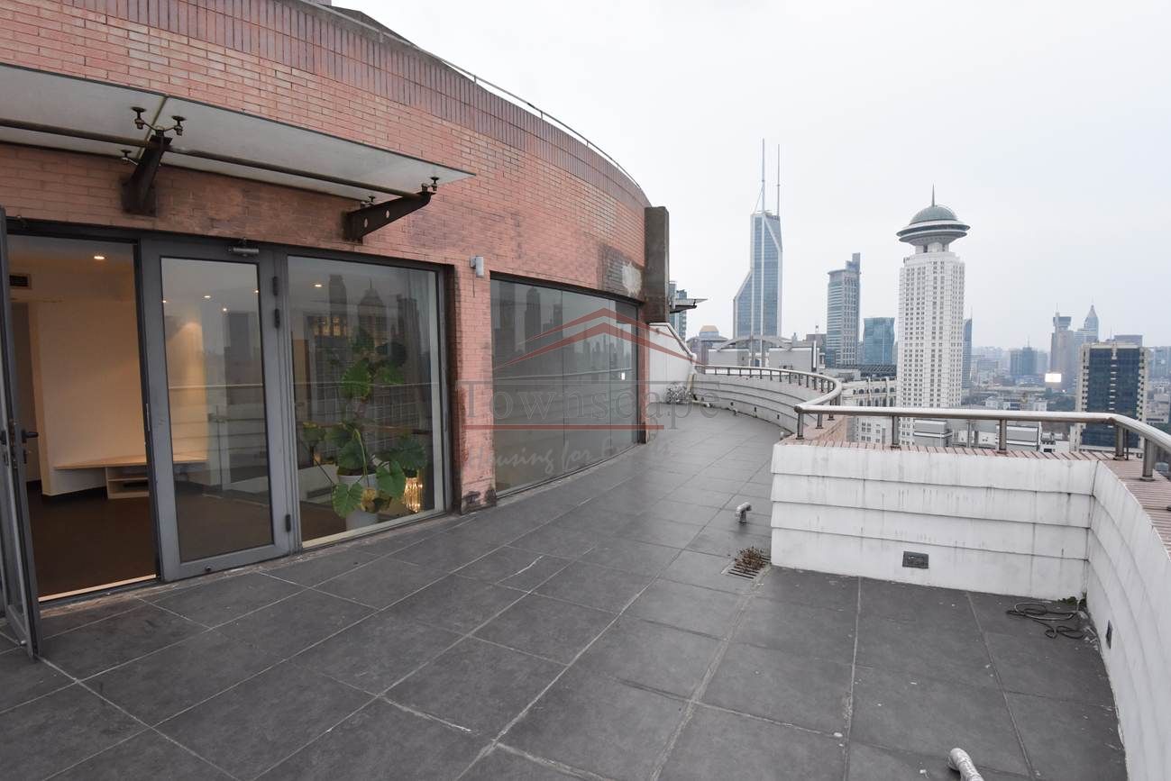  Stunning 380sqm Penthouse near People