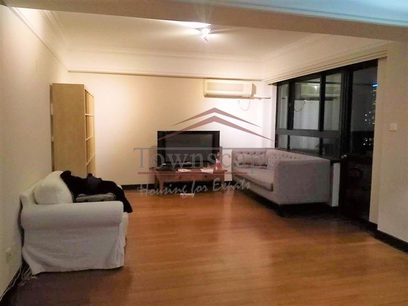  Spacious 2BR Apartment w/Potential in French Concession