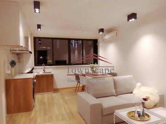  Renovated Apartment beside Jingan Temple