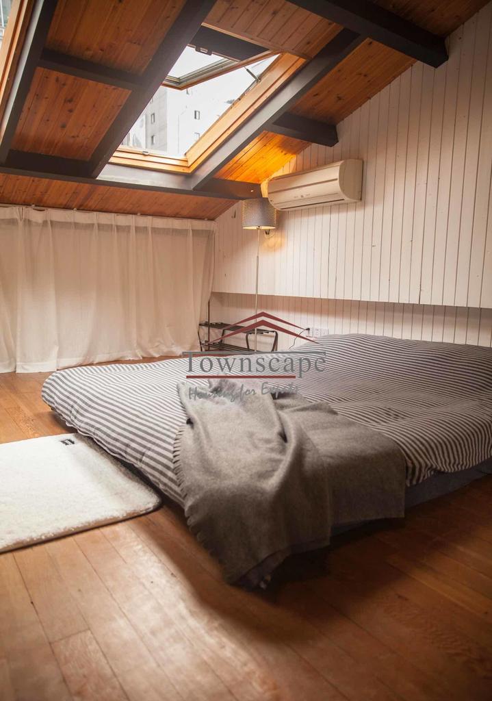  Superb 1BR Lane House w/Terrace nr West Nanjing Road