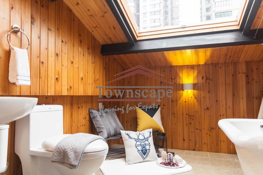  Superb 1BR Lane House w/Terrace nr West Nanjing Road