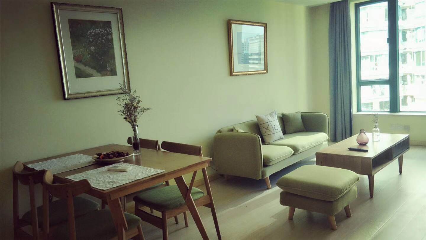  Chic High-Floor Apartment in Xujiahui