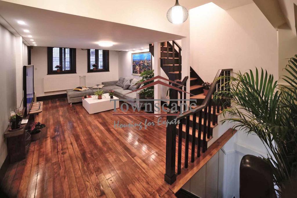  Outstanding 4BR Maisonette in West Nanjing Road