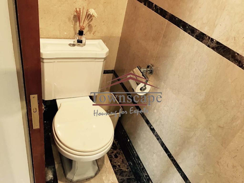  High-End 1BR Apartment in Hengshan Road