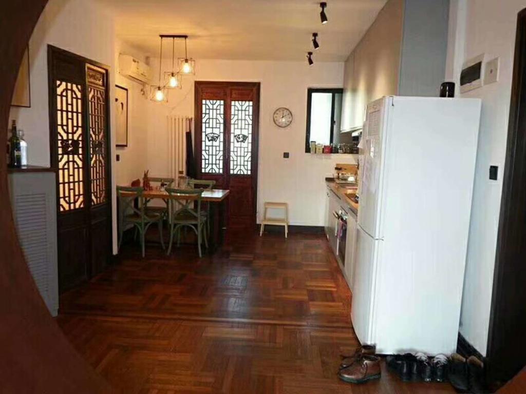  Homey Old Apartment w/Wall-Heating in FFC