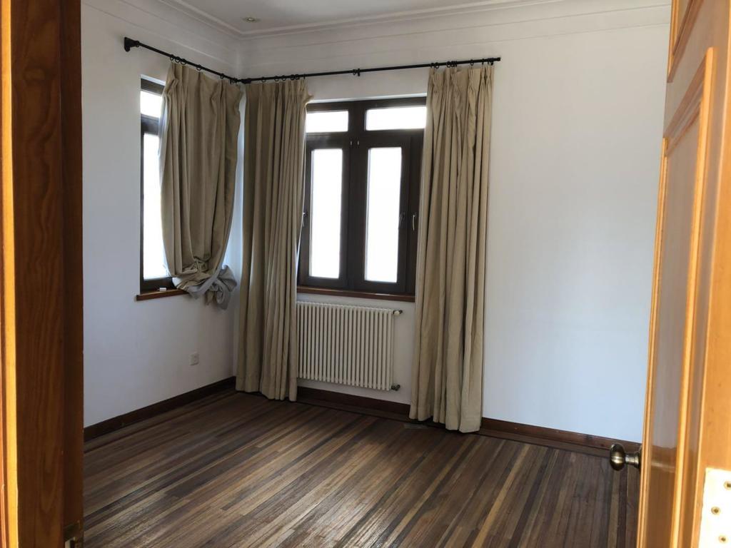  Sunny 2BR Apartment with big Terrace and Heating