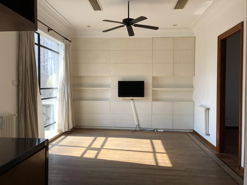  Sunny 2BR Apartment with big Terrace and Heating
