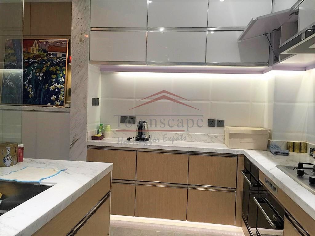  Renovated 3BR Apartment with Floor Heating in Xujiahui