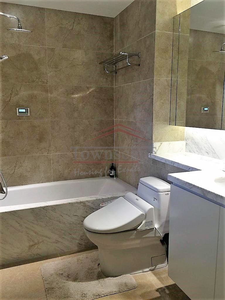  Renovated 3BR Apartment with Floor Heating in Xujiahui