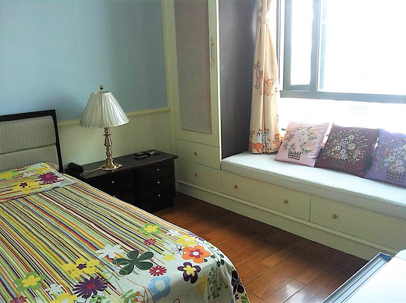  Ample 4BR Apartment in Kangding Road