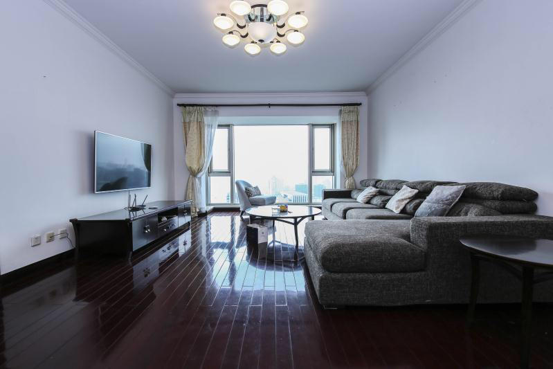  Fully furnished 3BR, 40th Floor Apartment in Lujiazui