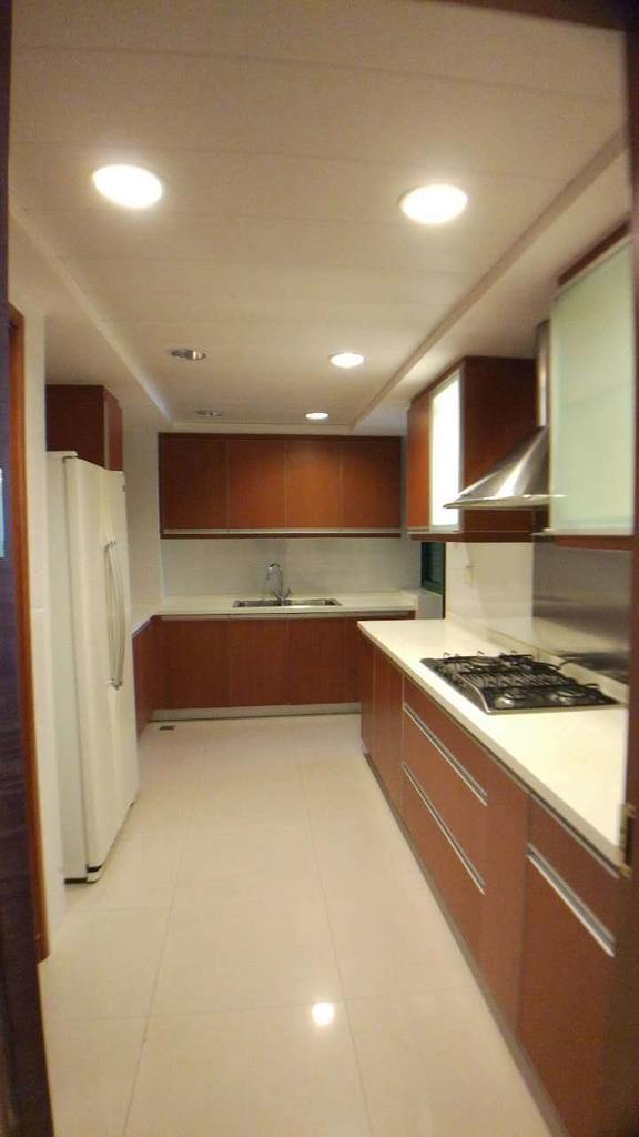  Ample 3BR Apartment in Xujiahui