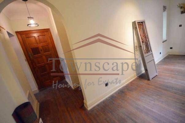  2BR Old House in Quiet Street near Jiashan Market