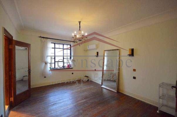  2BR Old House in Quiet Street near Jiashan Market