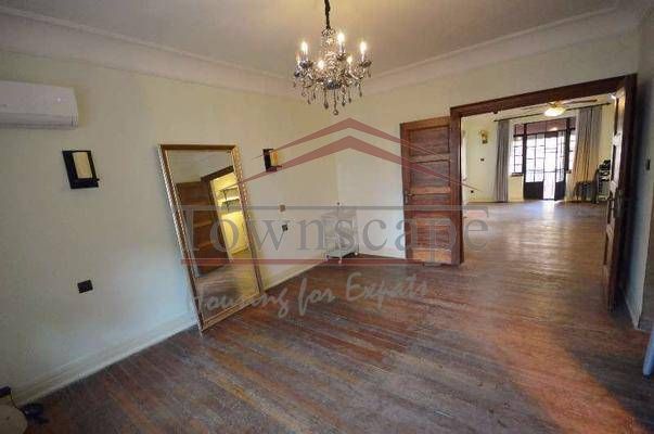  2BR Old House in Quiet Street near Jiashan Market