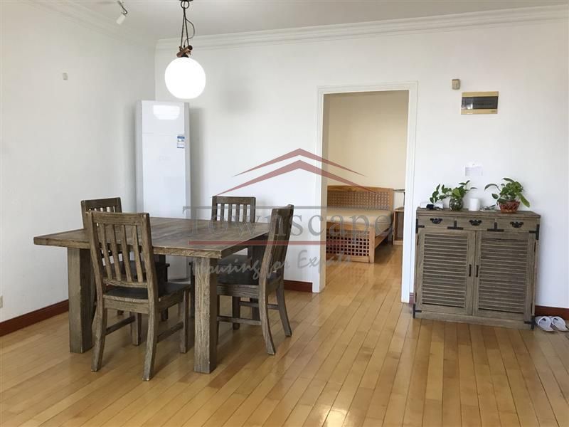  Bright 3BR Apartment near Peoples Square