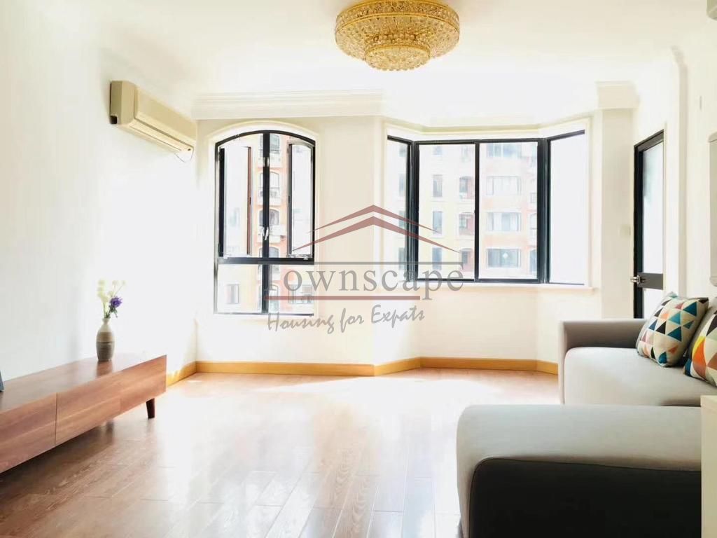  Bright Modern 2BR Apartment at Jiashan Market