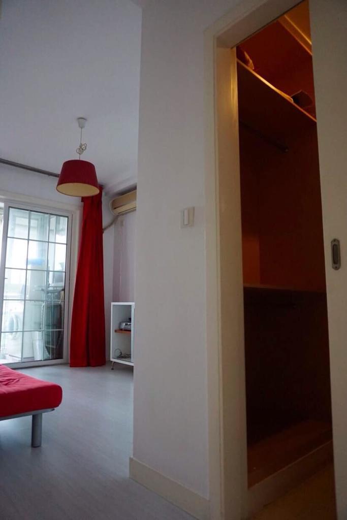  2BR Apartment in Charming Corner of the former French Concession