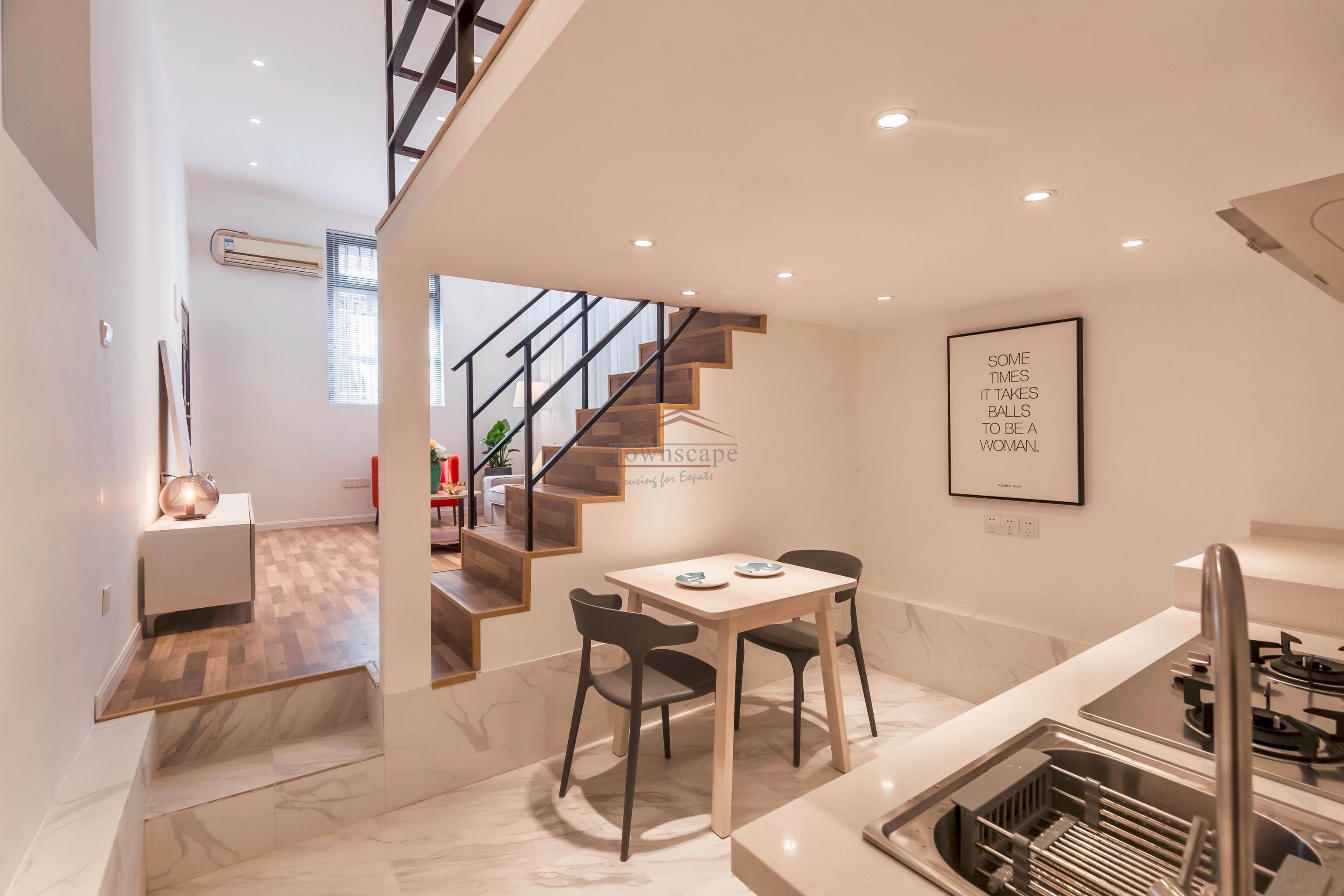  Bright Loft with Yard near West Nanjing Road