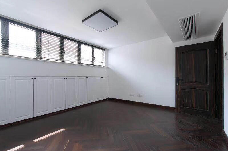  Top Lane House for Rent in former French Concession