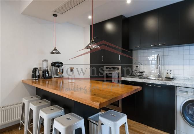  Modern 3BR Apartment with Heating in Downtown