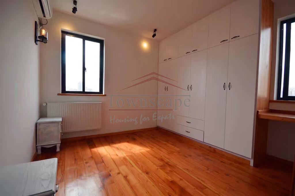  Renovated 3BR Apartment with Heating in former French Concession