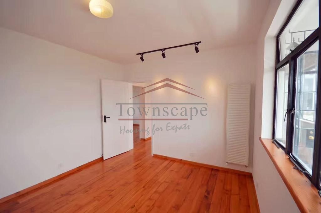  Renovated 3BR Apartment with Heating in former French Concession