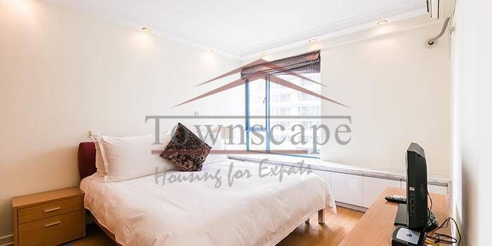  Bright 2BR Apartment beside Zhongshan Park