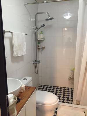  Sunny 2BR Old Apartment nr West Nanjing Road
