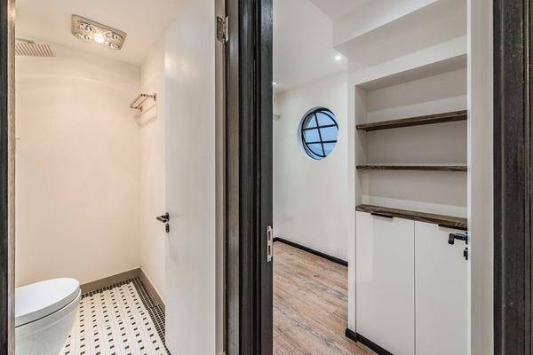  Stunning 2BR Duplex at West Nanjing Road