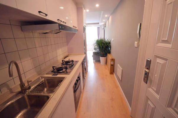  Renovated 1BR Apartment near Jiashan Market