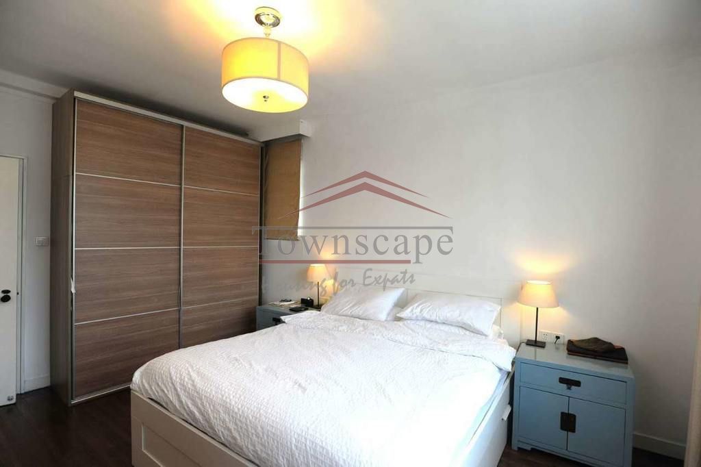  Bright 2BR Apartment with Heating beside Xujiahui Park