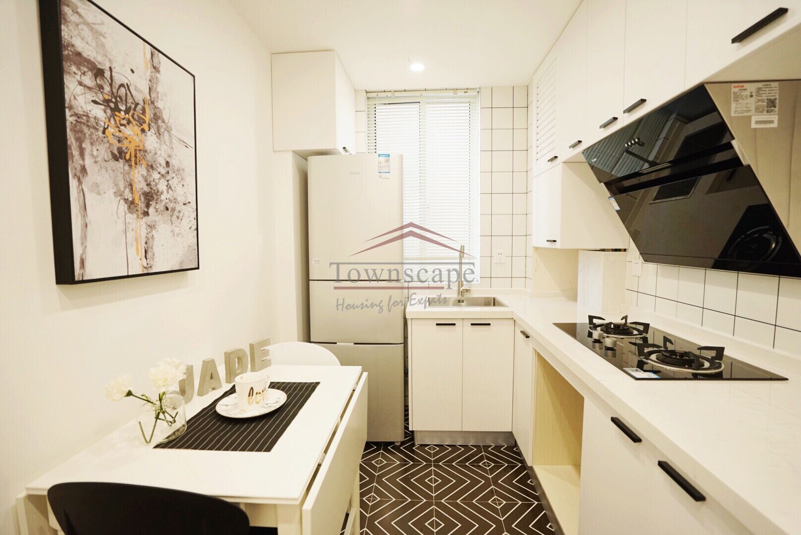  Renovated 2BR Apartment with Floor Heating in Lujiazui