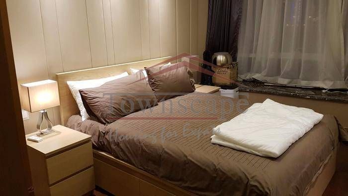  Elegantly fitted 2BR Service Apartment in West Nanjing Rd
