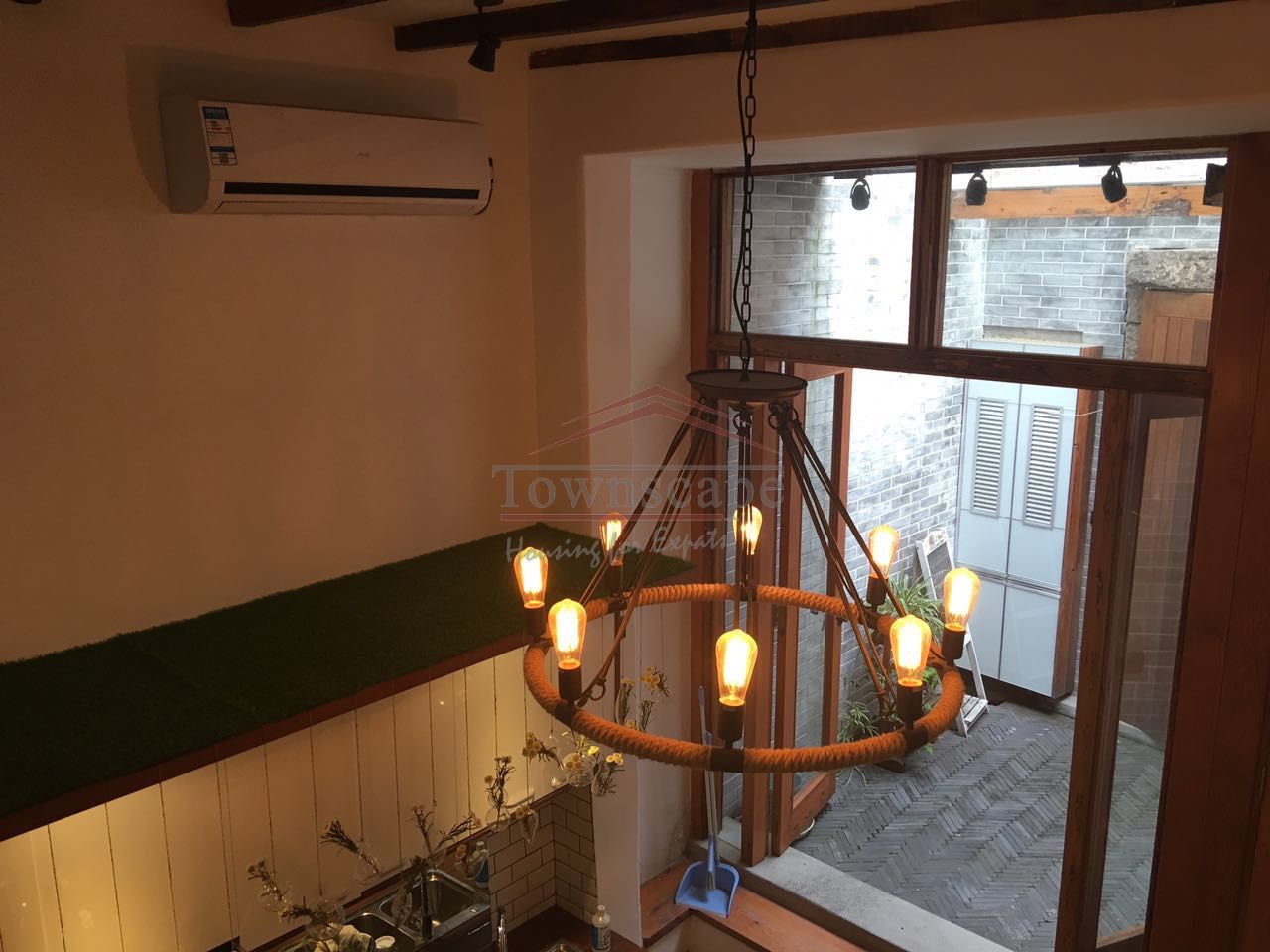  1BR Loft with Shikumen Entrance and Yard