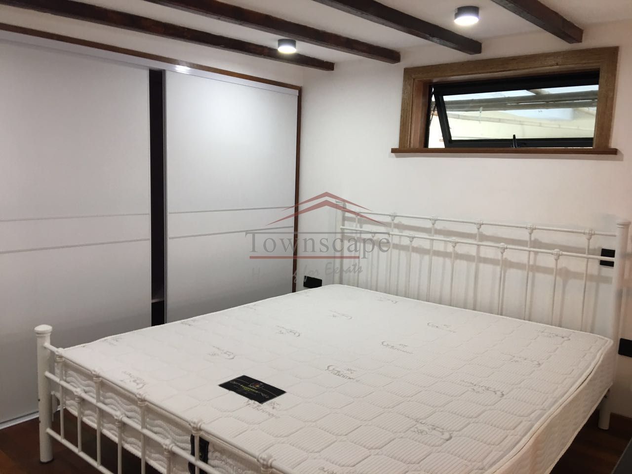  1BR Loft with Shikumen Entrance and Yard