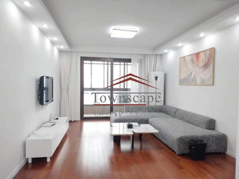  Modern High-Floor 3BR Apartment