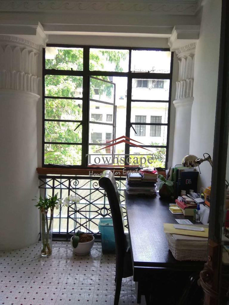  Gorgeous Old Apartment beside West Nanjing Road