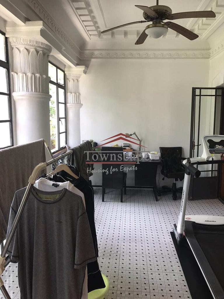  Gorgeous Old Apartment beside West Nanjing Road