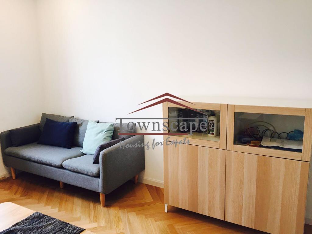  Newly Renovated 1BR Apartment nr Jingan Temple