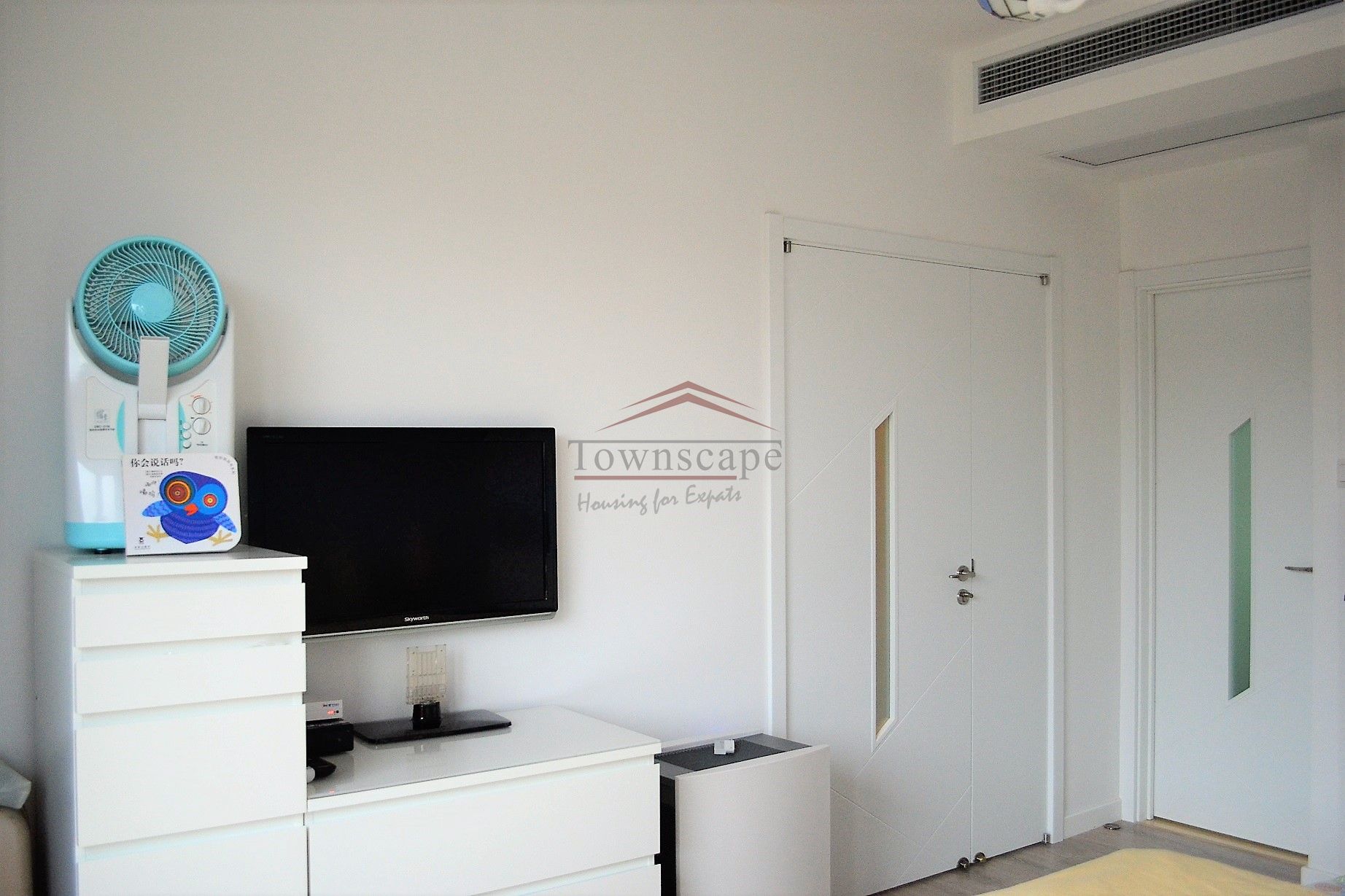  Modern 3BR Apartment with Floor Heating next to WISS