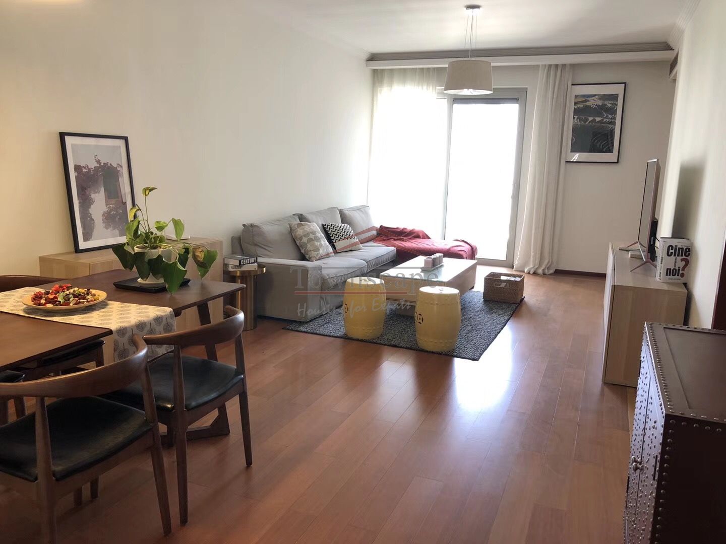  Modern 2BR Apartment with Floor Heating at Suzhou Creek