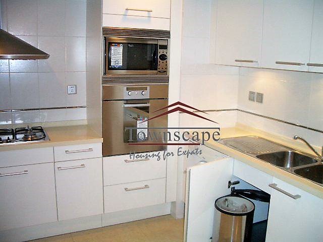  Ample 2BR Apartment in Green City