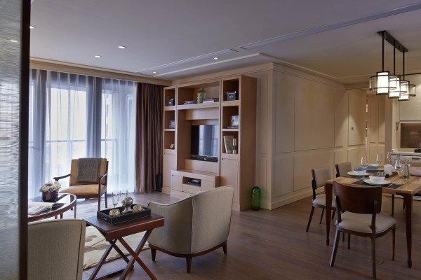  Spacious Luxury Service Apartment near Yuyuan and The Bund