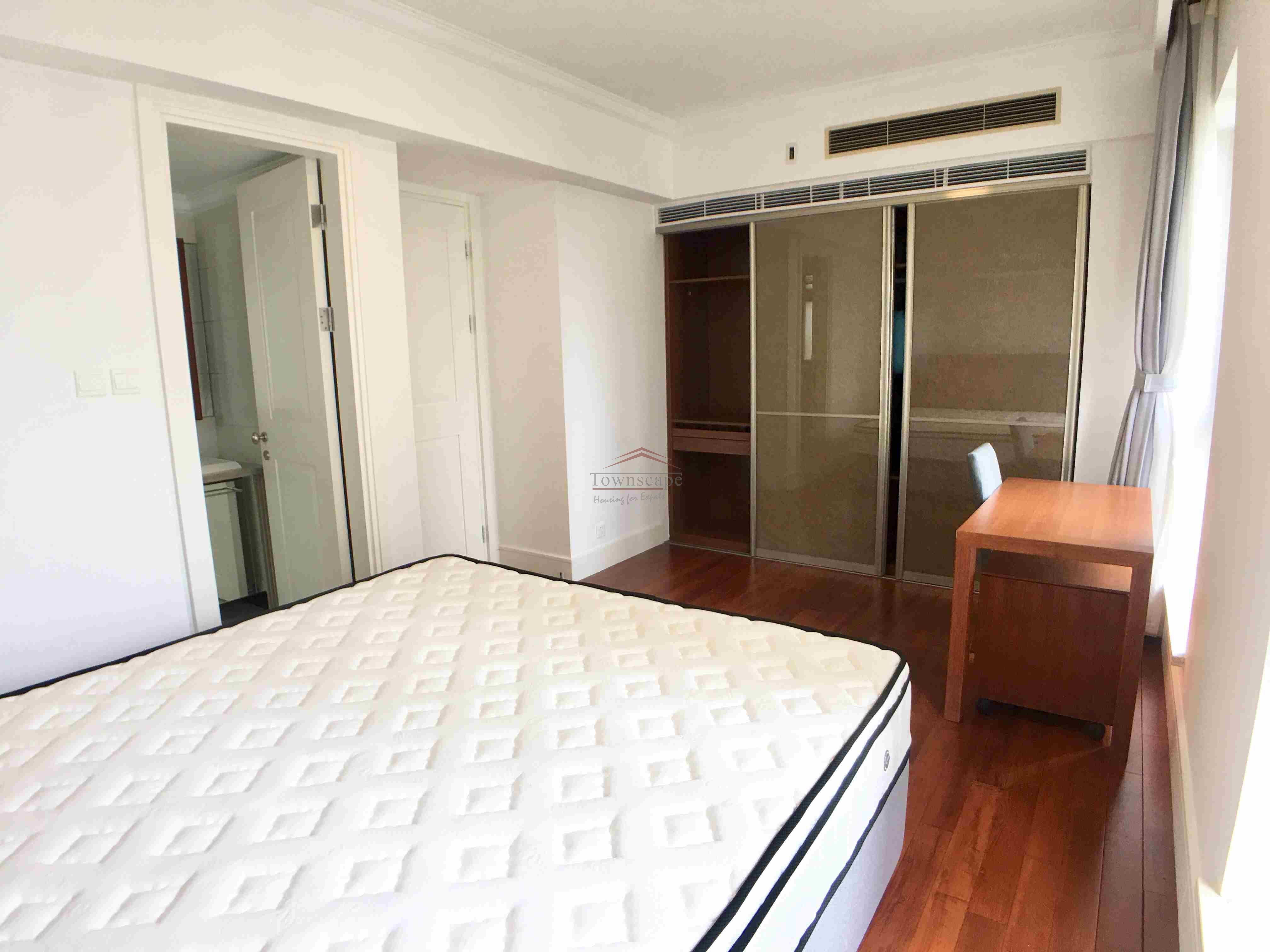  Ample 2BR Apartment with big Terrace in Xintiandi