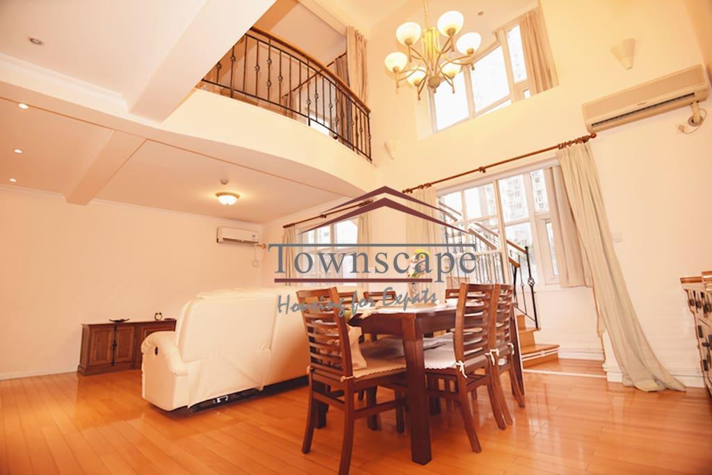  Homey 3BR Duplex Apartment in Downtown