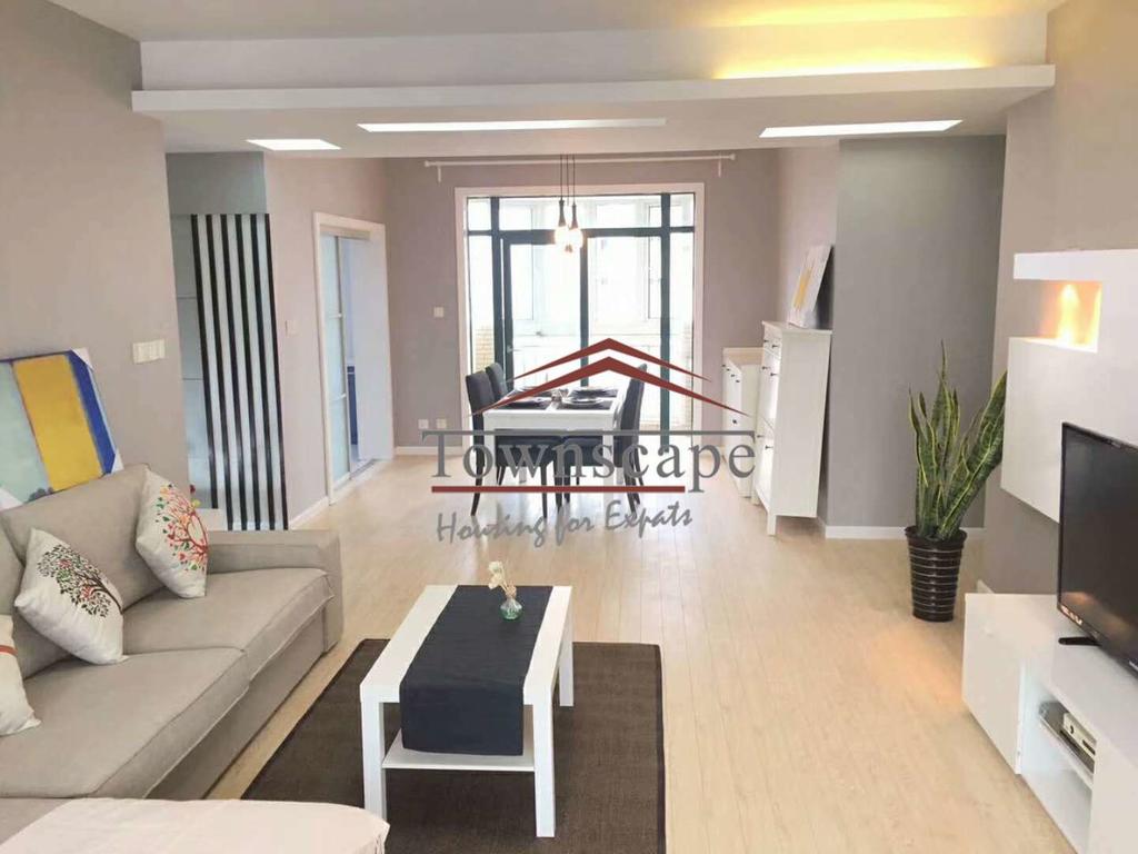 Great Value 4BR Apartment in Jingan