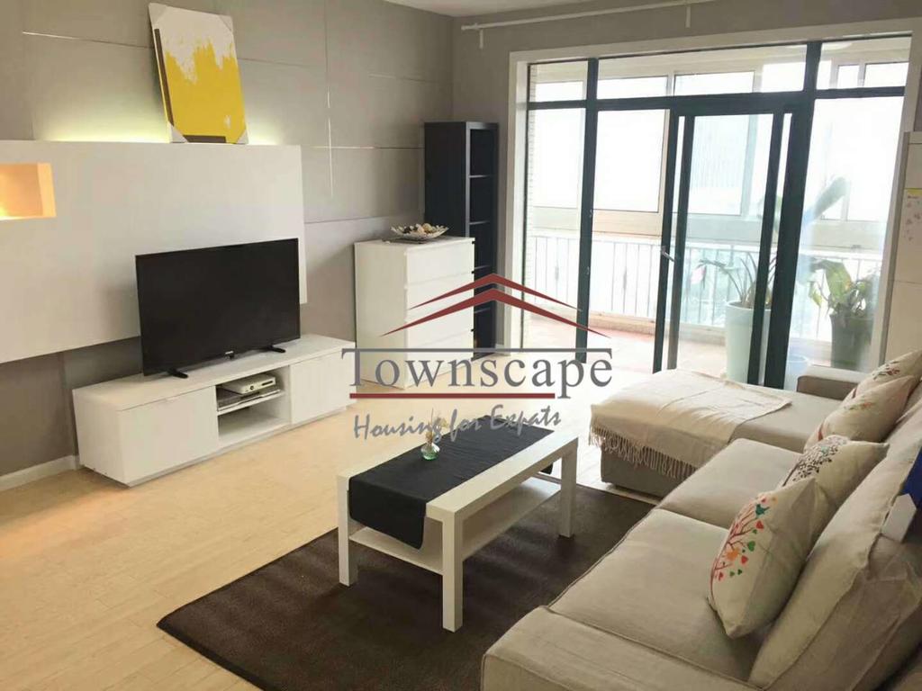  Great Value 4BR Apartment in Jingan