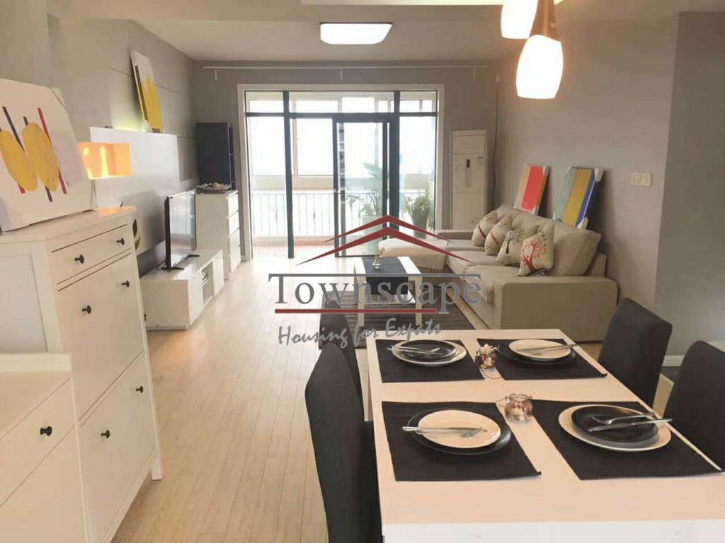  Great Value 4BR Apartment in Jingan